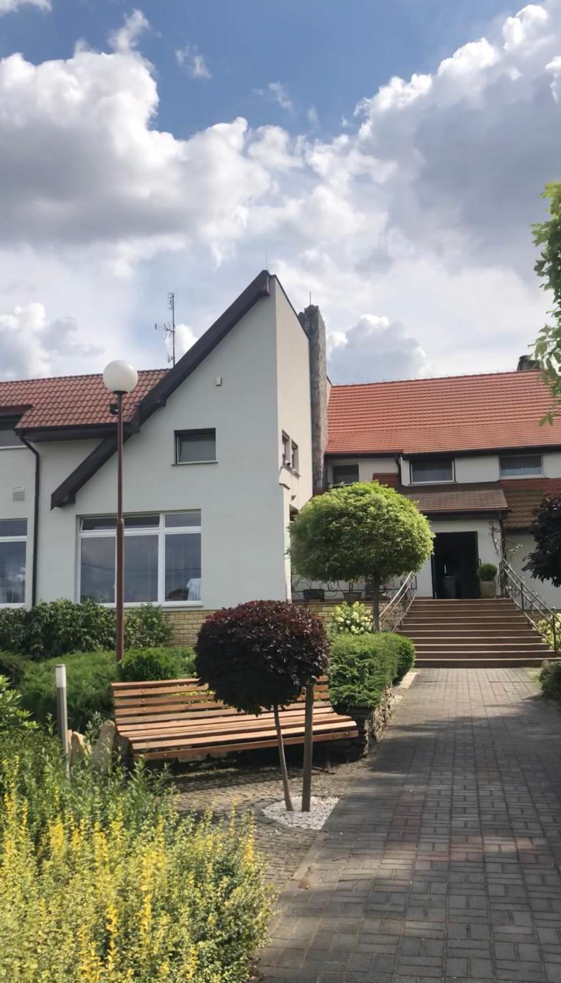 Motel Za Miedza Bralin Екстер'єр фото