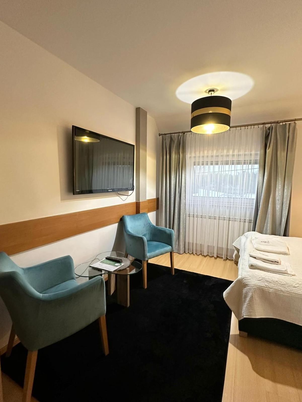Motel Za Miedza Bralin Екстер'єр фото