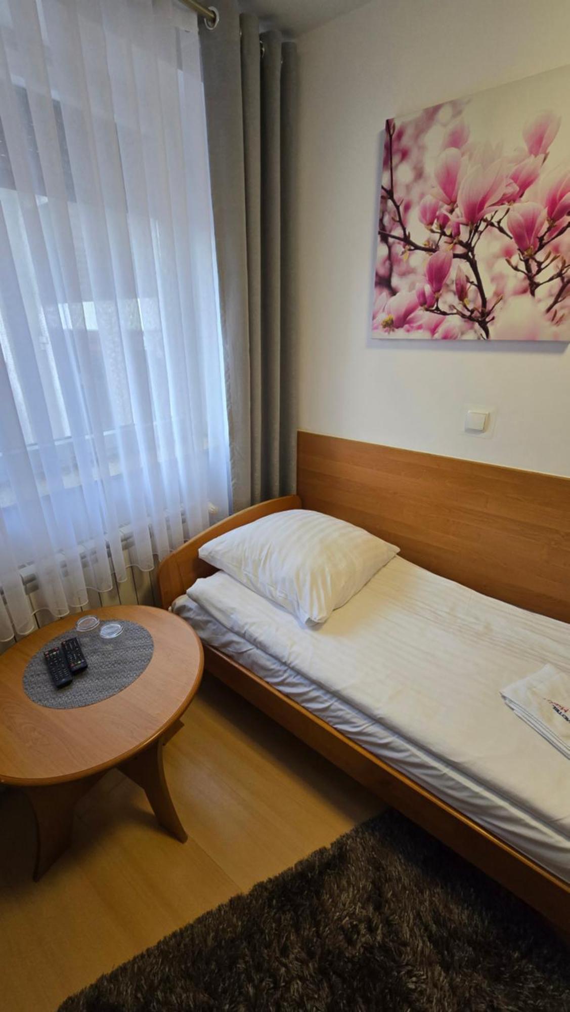 Motel Za Miedza Bralin Екстер'єр фото