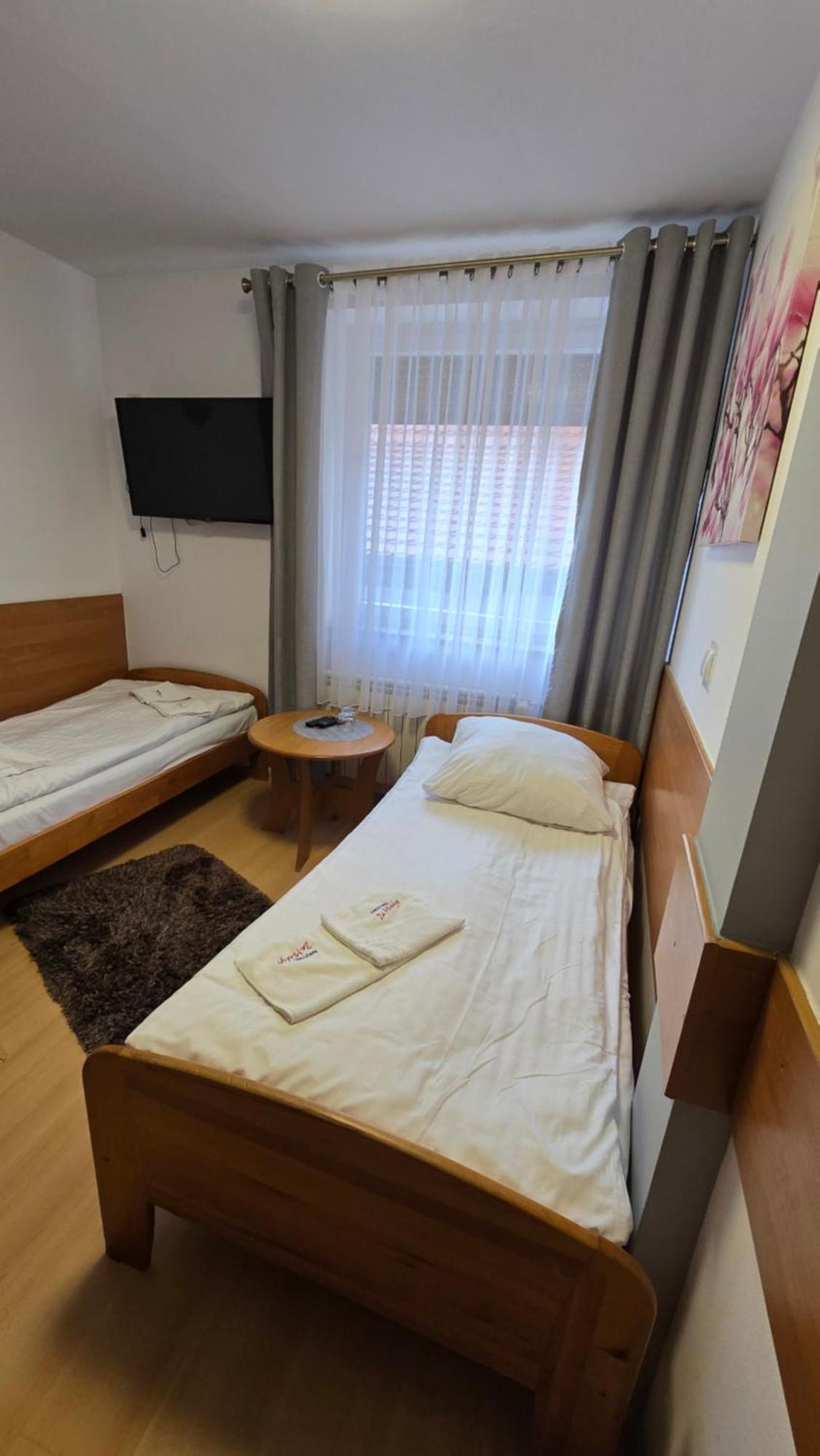 Motel Za Miedza Bralin Екстер'єр фото
